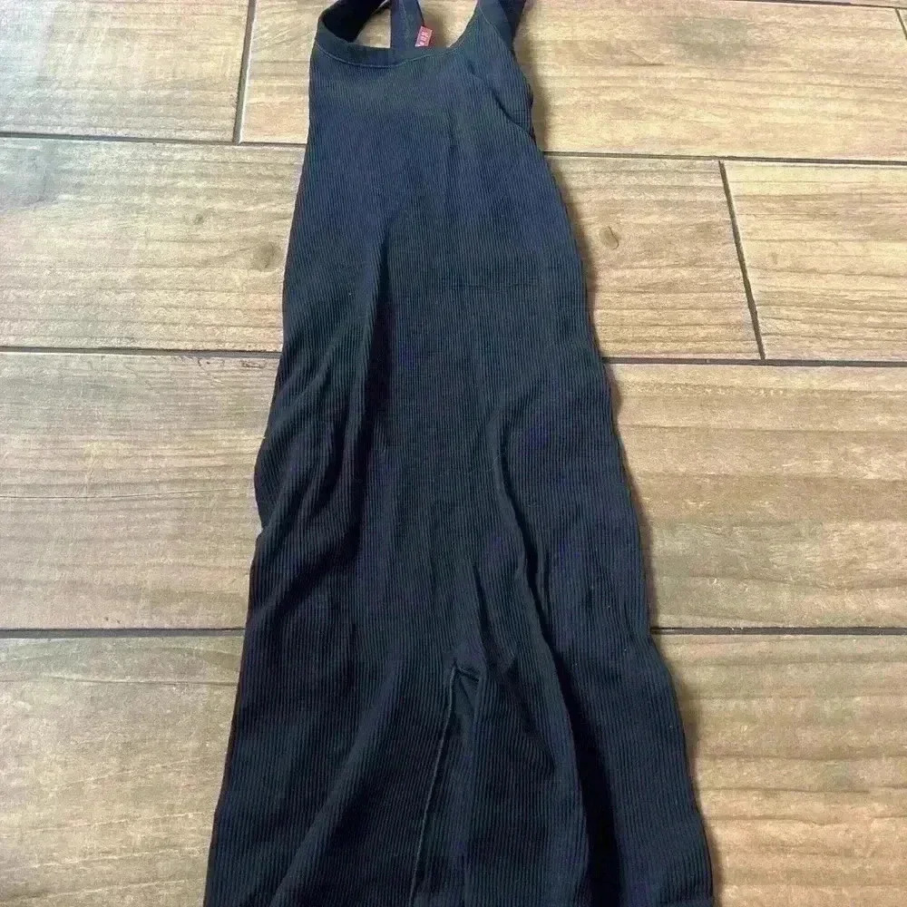 SPANX black ribbed sleeveless romper medium - Picture 2 of 4